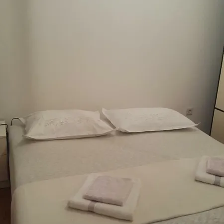 Mrva Roooms Guest house *